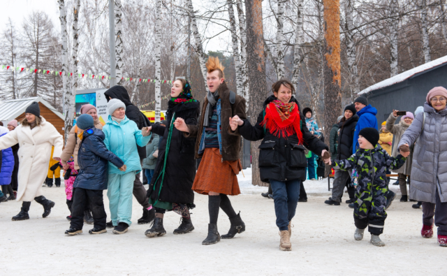 Фольклористы научат всех желающих петь…